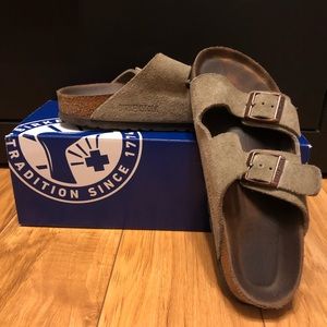 Birkenstock Arizona Taupe Women’s— size 36